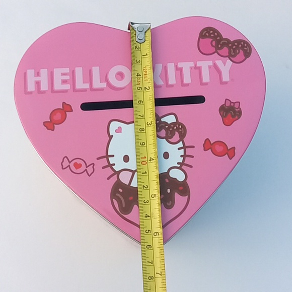 Hello Kitty Heart Shaped Tin - Picture 15 of 16